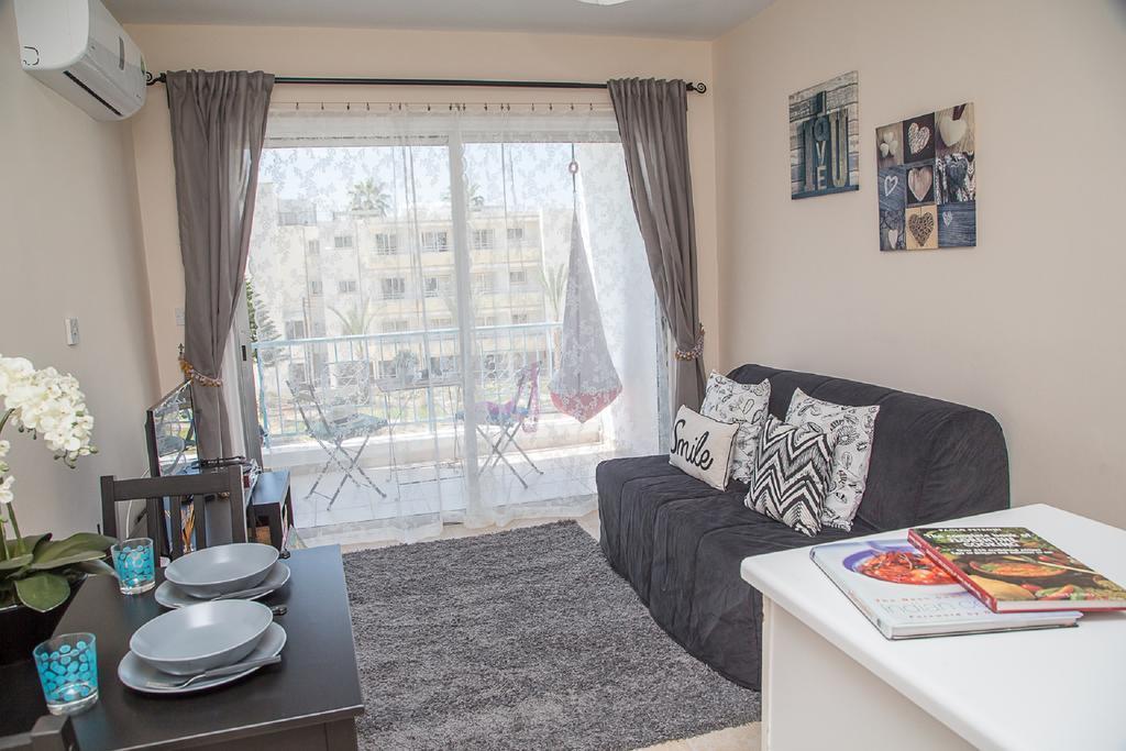 Paphos Love Hut Apartment Exterior foto