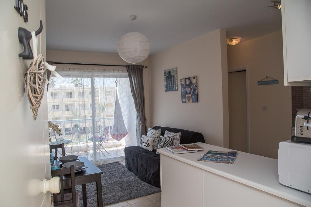Paphos Love Hut Apartment Exterior foto
